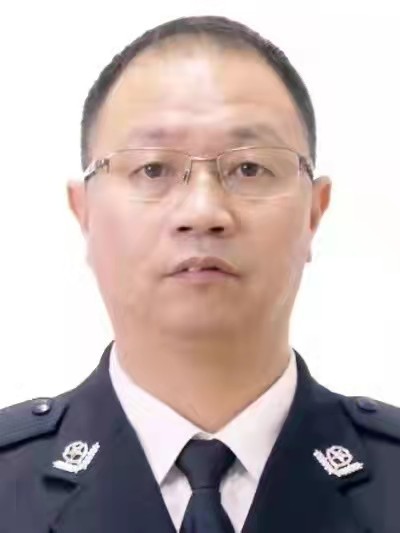 吕培勤.jpg